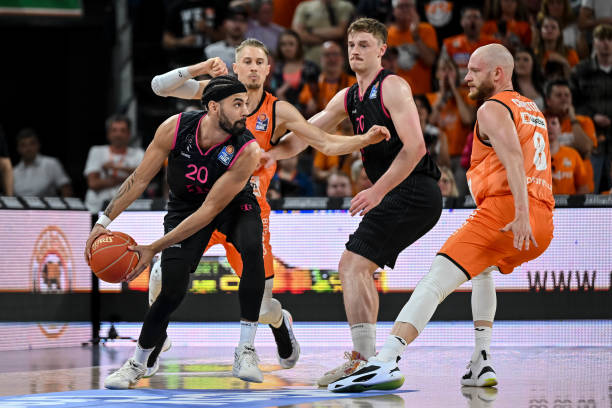 借精准的外 借精准的外