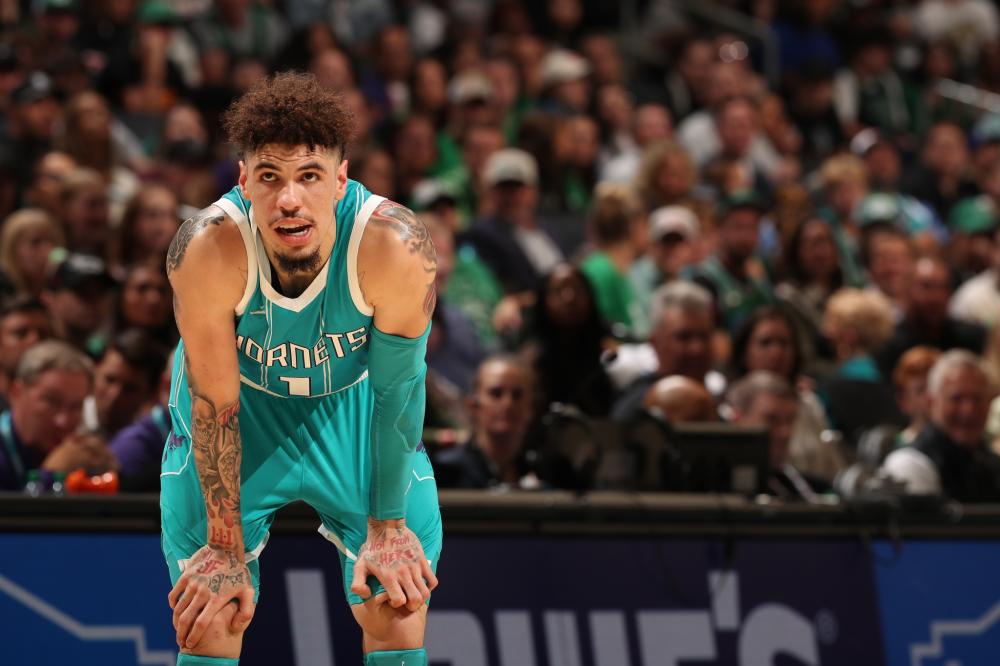 段表现更加 段表现更加